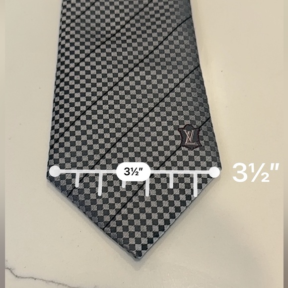 Louis Vuitton 100% Silk Tie Checkered Gray Silver Metallic Shimmer LV Logo Italy - Picture 14 of 15